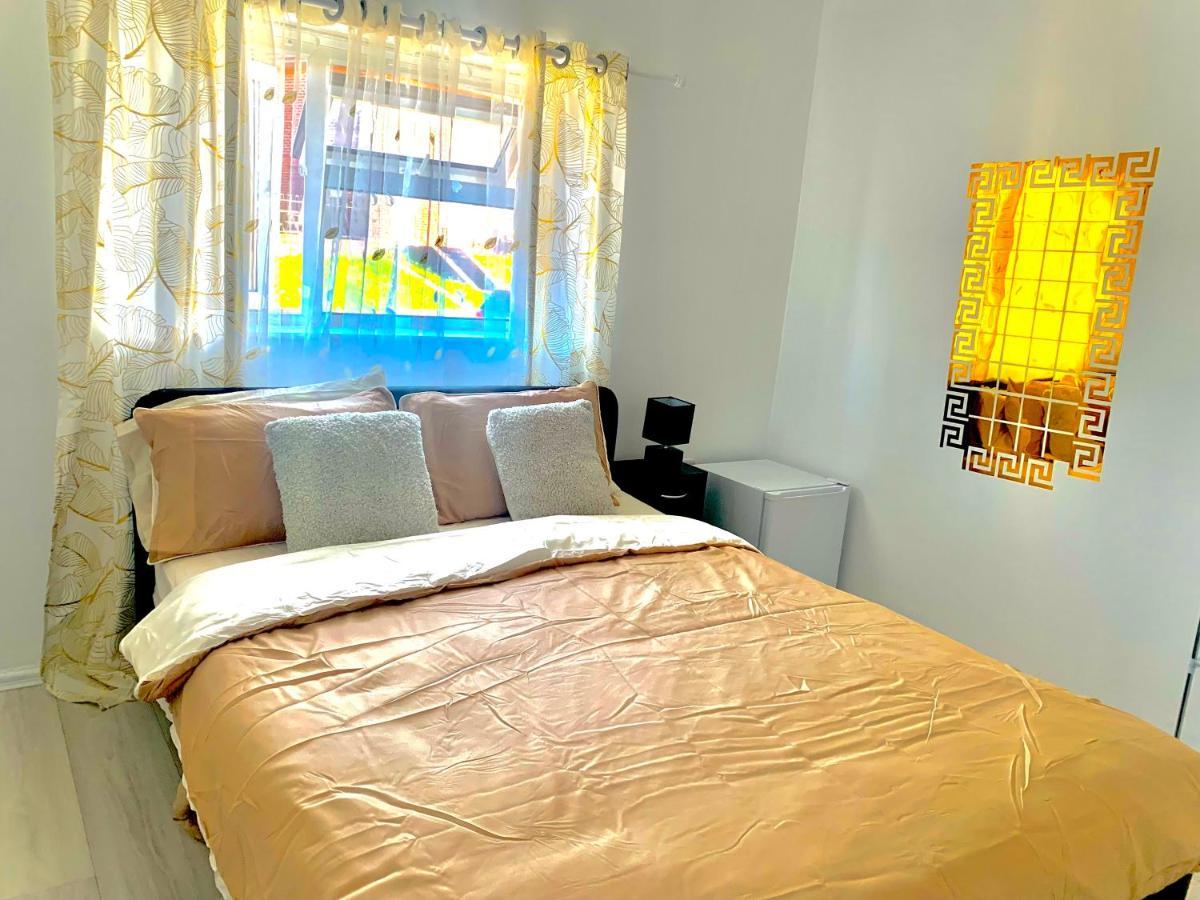 Double Room Bentilee Bucknall  Luaran gambar